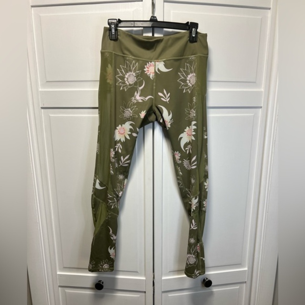 Mint Lilac Lotus Flower Print With Full Length Mesh Sides Leggings Size Large